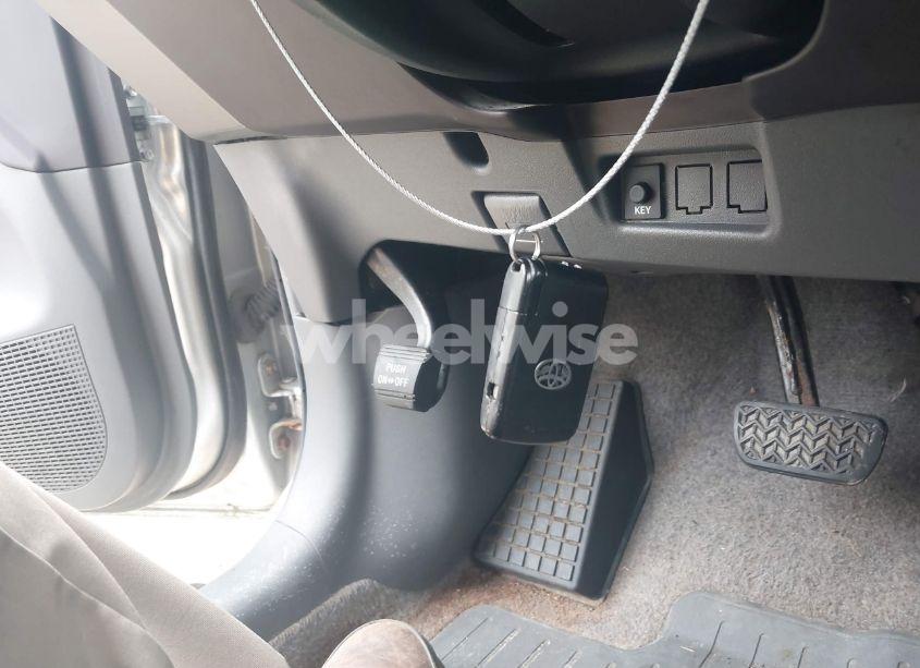 Photo 11 of 2005 Toyota Prius (VIN JTDKB20U257051452)