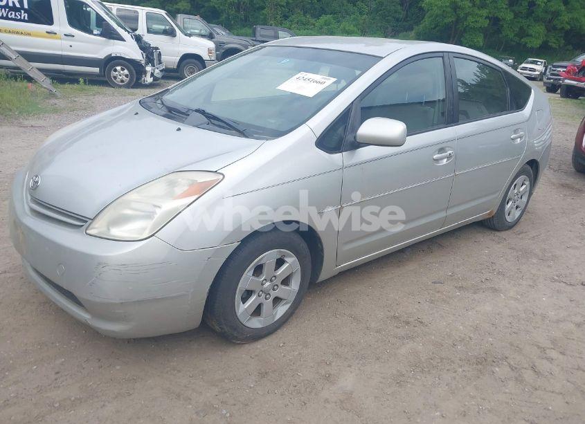 Photo 2 of 2005 Toyota Prius (VIN JTDKB20U257051452)