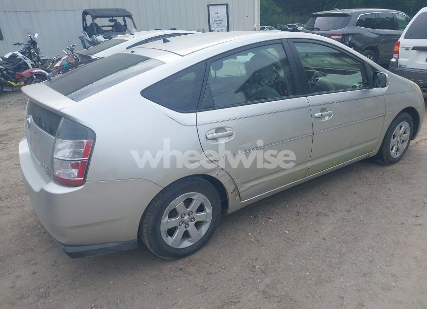 Photo 4 of 2005 Toyota Prius (VIN JTDKB20U257051452)