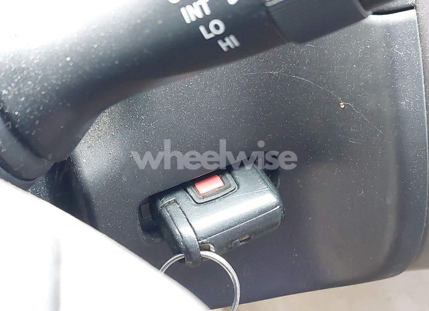 Photo 11 of 2004 Toyota Prius (VIN JTDKB20U340020721)