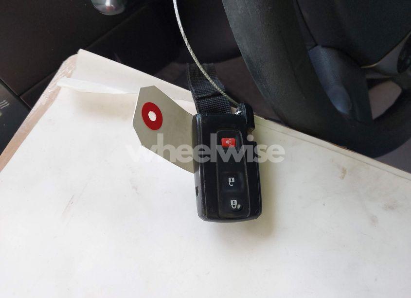 Photo 11 of 2005 Toyota Prius (VIN JTDKB20U353092986)