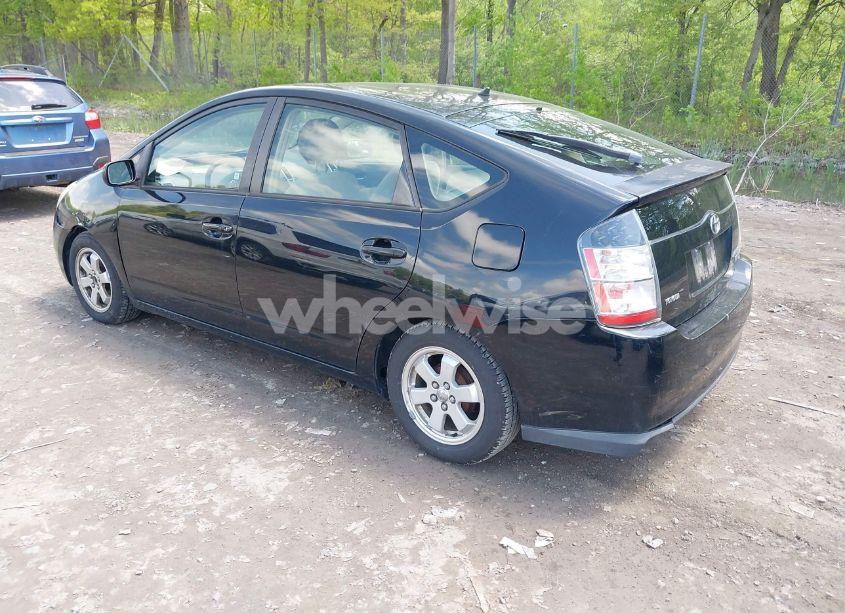 Photo 3 of 2005 Toyota Prius (VIN JTDKB20U353111536)