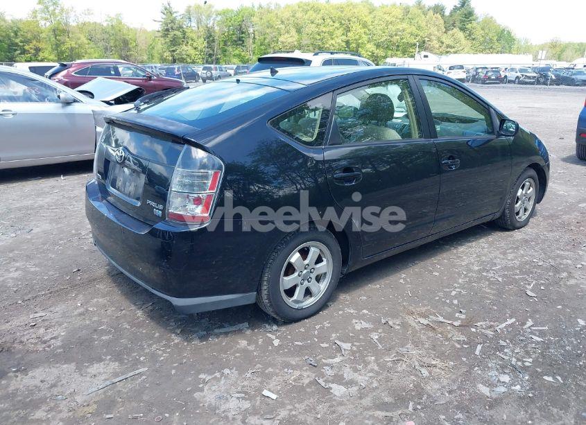 Photo 4 of 2005 Toyota Prius (VIN JTDKB20U353111536)