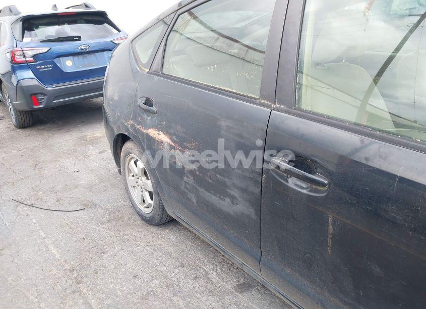 Photo 13 of 2004 Toyota Prius (VIN JTDKB20U440013681)