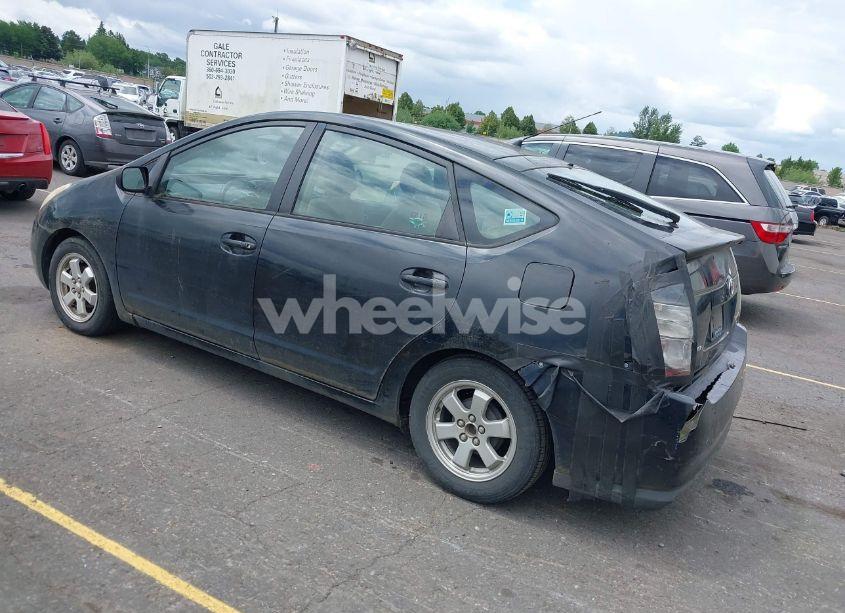 Photo 3 of 2004 Toyota Prius (VIN JTDKB20U440013681)