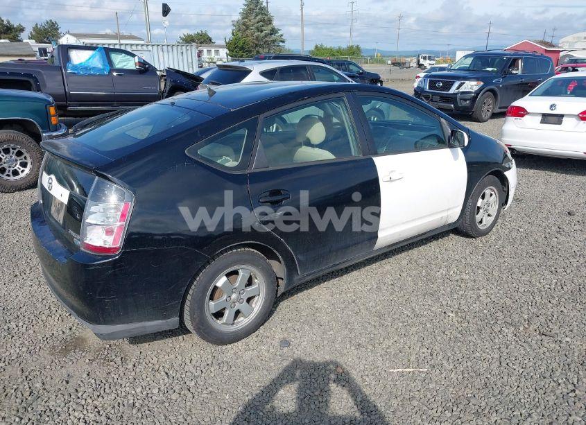 Photo 4 of 2005 Toyota Prius (VIN JTDKB20U450126080)