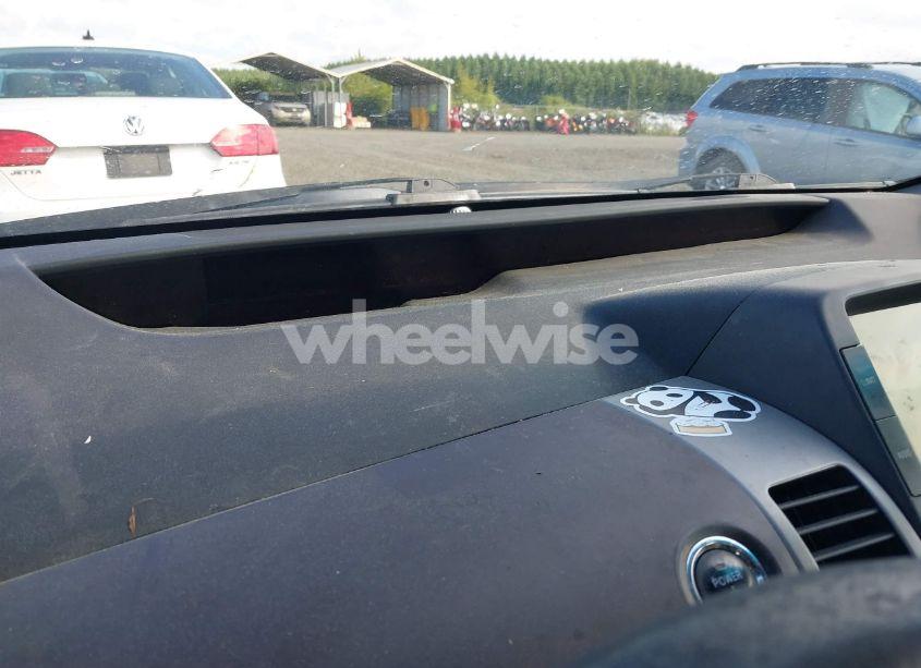 Photo 7 of 2005 Toyota Prius (VIN JTDKB20U450126080)