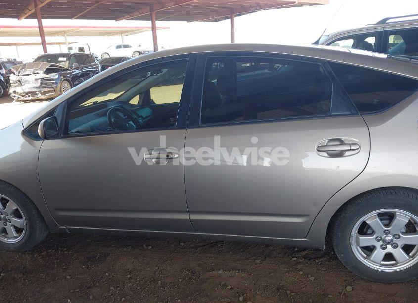 Photo 13 of 2005 Toyota Prius (VIN JTDKB20U453003698)