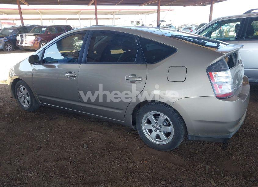 Photo 3 of 2005 Toyota Prius (VIN JTDKB20U453003698)