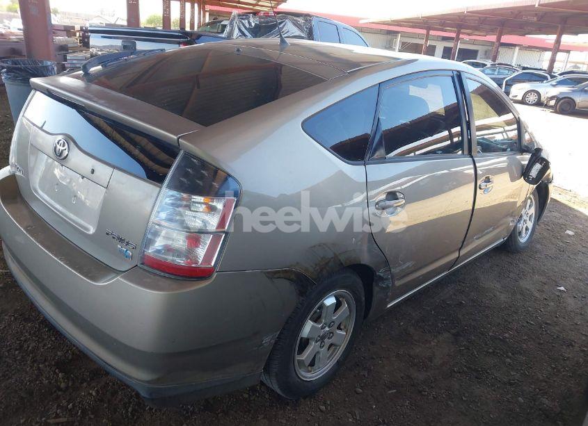 Photo 4 of 2005 Toyota Prius (VIN JTDKB20U453003698)