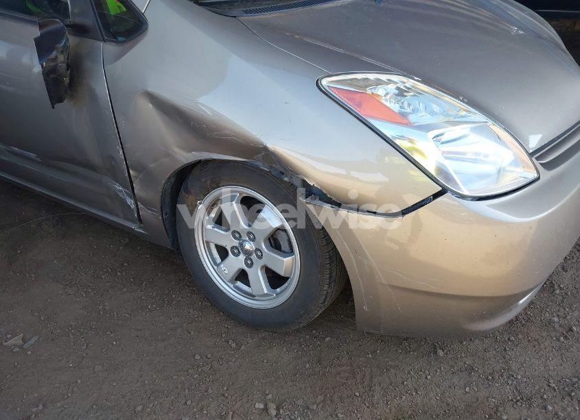 Photo 6 of 2005 Toyota Prius (VIN JTDKB20U453003698)