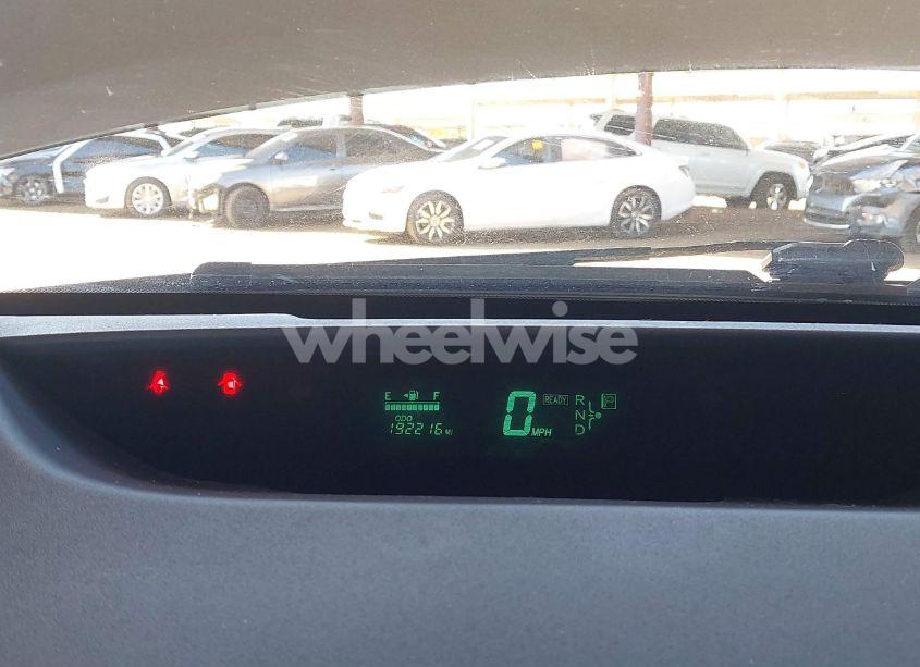 Photo 7 of 2005 Toyota Prius (VIN JTDKB20U453003698)