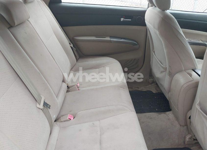 Photo 8 of 2005 Toyota Prius (VIN JTDKB20U453005922)