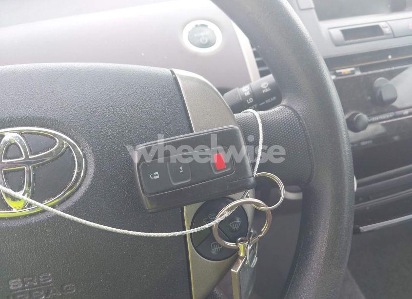 Photo 11 of 2005 Toyota Prius (VIN JTDKB20U453009985)