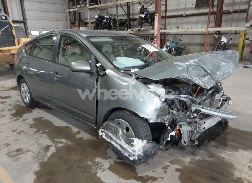 2005 Toyota Prius (VIN JTDKB20U453123405) main photo