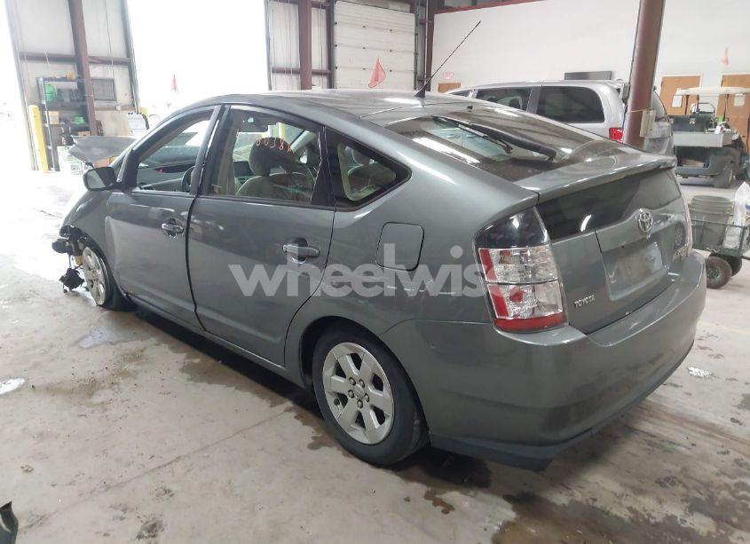 Photo 3 of 2005 Toyota Prius (VIN JTDKB20U453123405)