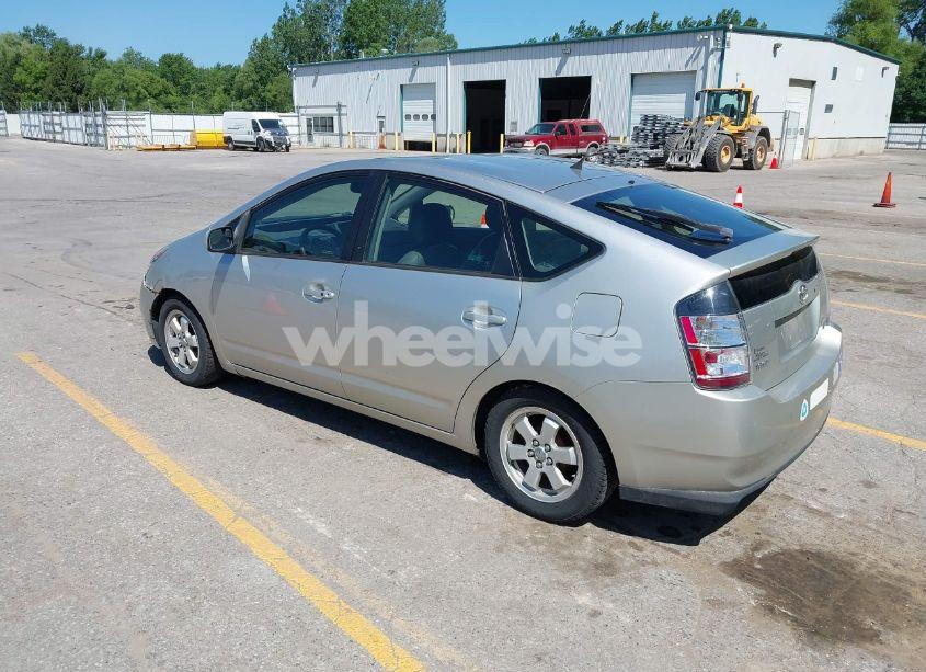 Photo 3 of 2004 Toyota Prius (VIN JTDKB20U540004309)