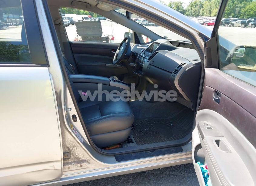Photo 5 of 2004 Toyota Prius (VIN JTDKB20U540004309)