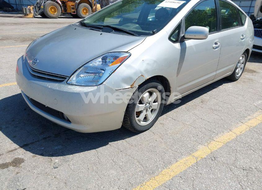Photo 6 of 2004 Toyota Prius (VIN JTDKB20U540004309)