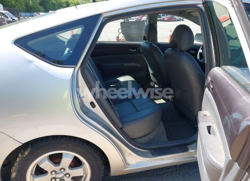 Photo 8 of 2004 Toyota Prius (VIN JTDKB20U540004309)