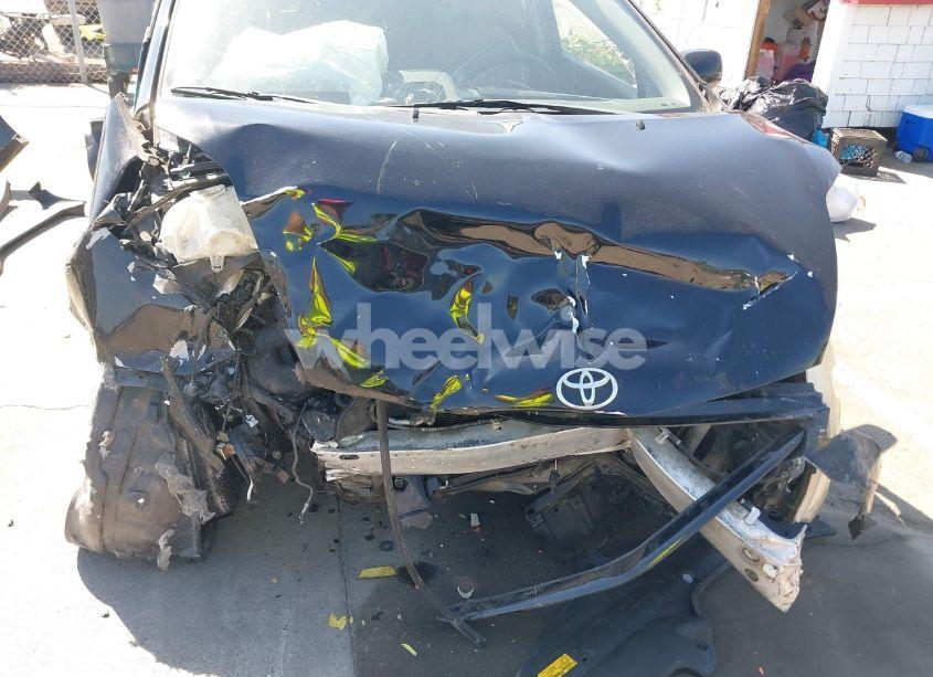 Photo 6 of 2004 Toyota Prius (VIN JTDKB20U540052764)