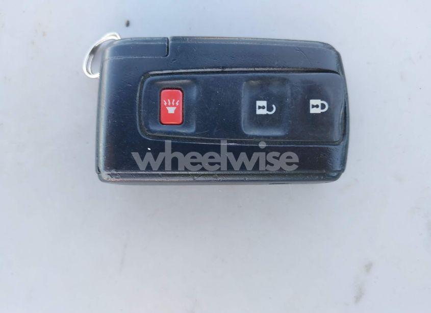 Photo 11 of 2004 Toyota Prius (VIN JTDKB20U540109710)