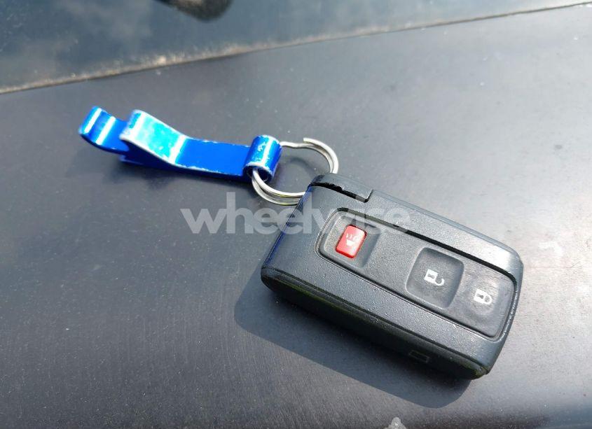 Photo 11 of 2005 Toyota Prius (VIN JTDKB20U553051310)