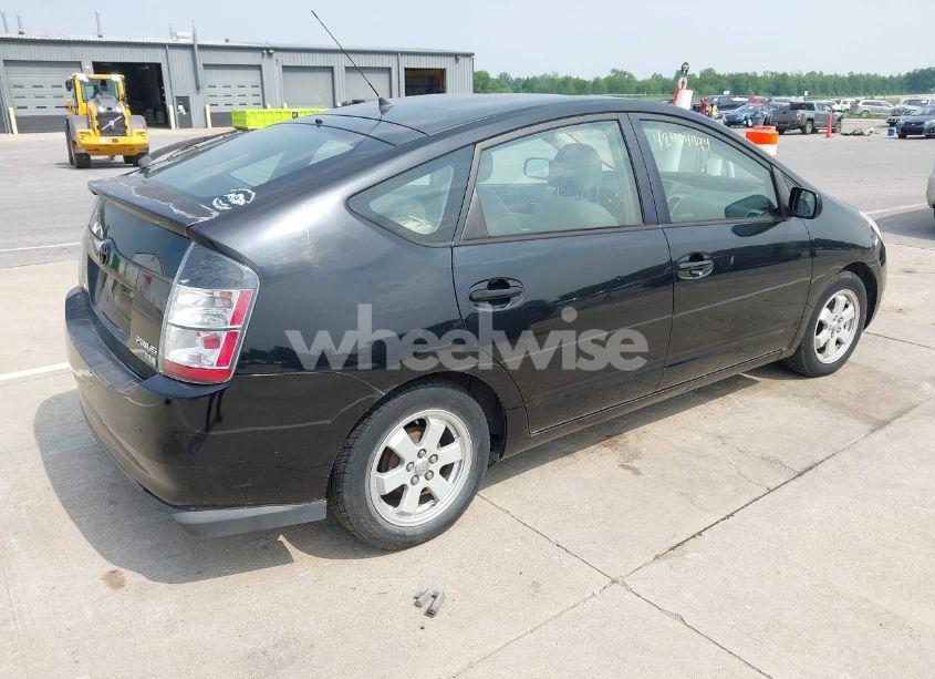 Photo 4 of 2005 Toyota Prius (VIN JTDKB20U553051310)