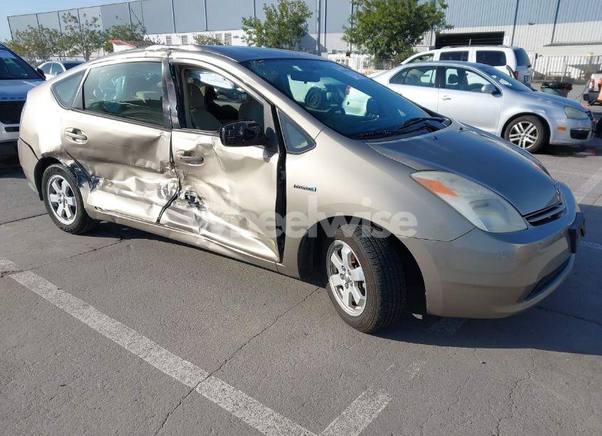 2005 Toyota Prius (VIN JTDKB20U553116754) main photo