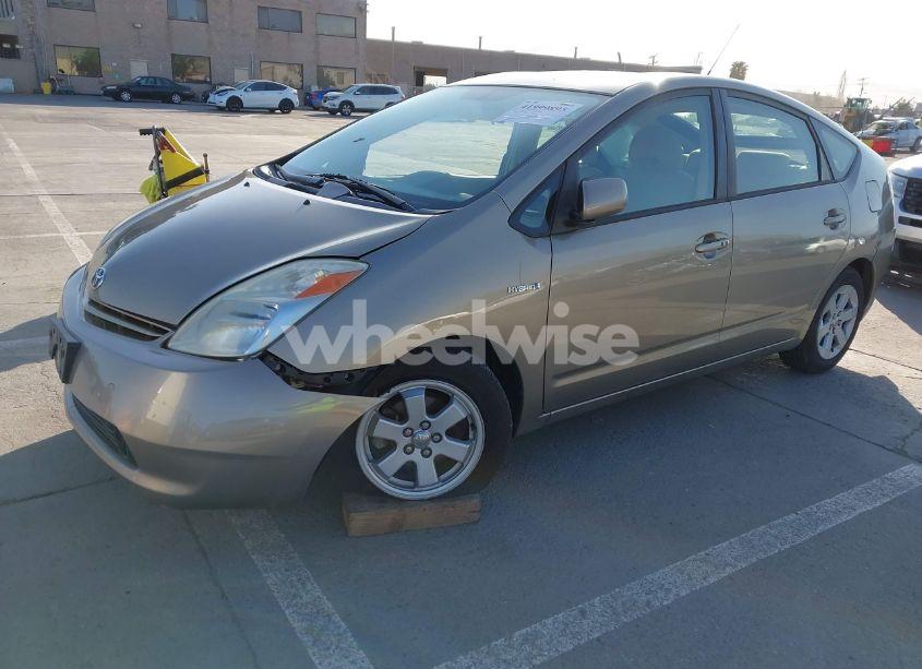 Photo 2 of 2005 Toyota Prius (VIN JTDKB20U553116754)