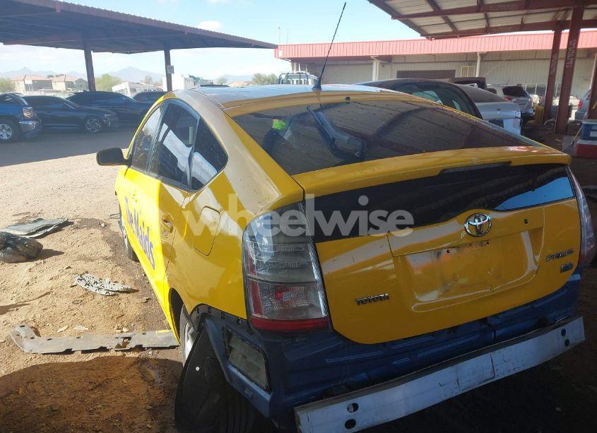 Photo 3 of 2005 Toyota Prius (VIN JTDKB20U557024908)