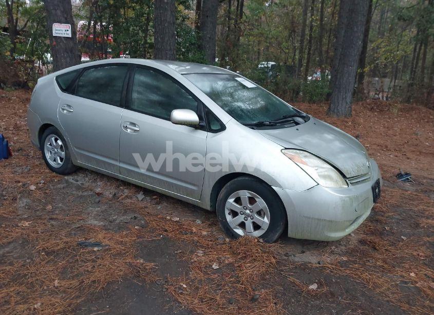2005 Toyota Prius (VIN JTDKB20U557032555) main photo