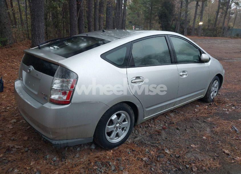 Photo 4 of 2005 Toyota Prius (VIN JTDKB20U557032555)