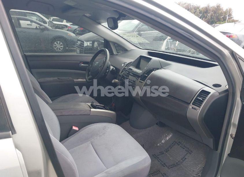 Photo 5 of 2005 Toyota Prius (VIN JTDKB20U557046391)