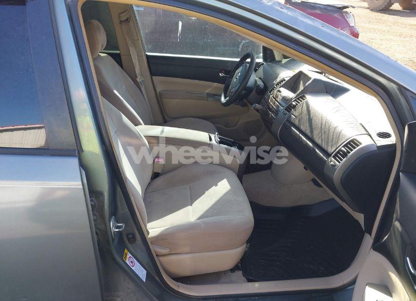 Photo 5 of 2004 Toyota Prius (VIN JTDKB20U640038596)