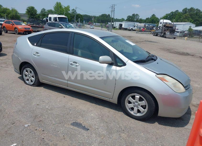 2005 Toyota Prius (VIN JTDKB20U653002424) main photo