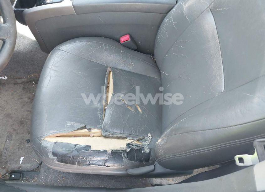 Photo 16 of 2005 Toyota Prius (VIN JTDKB20U653074577)