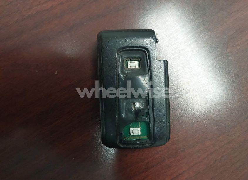 Photo 11 of 2005 Toyota Prius (VIN JTDKB20U653102295)