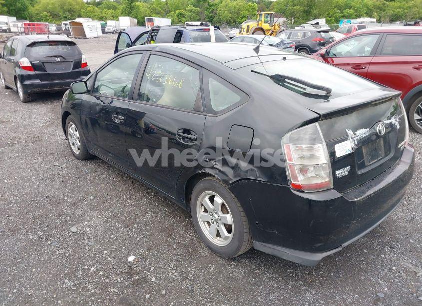 Photo 3 of 2005 Toyota Prius (VIN JTDKB20U653111126)