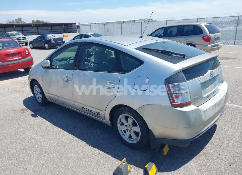 Photo 3 of 2005 Toyota Prius (VIN JTDKB20U657012346)
