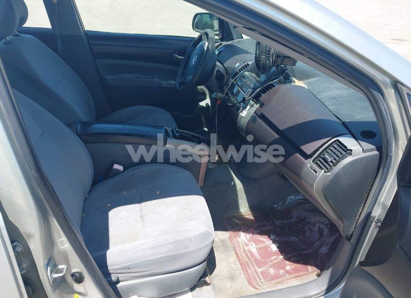 Photo 5 of 2005 Toyota Prius (VIN JTDKB20U657012346)