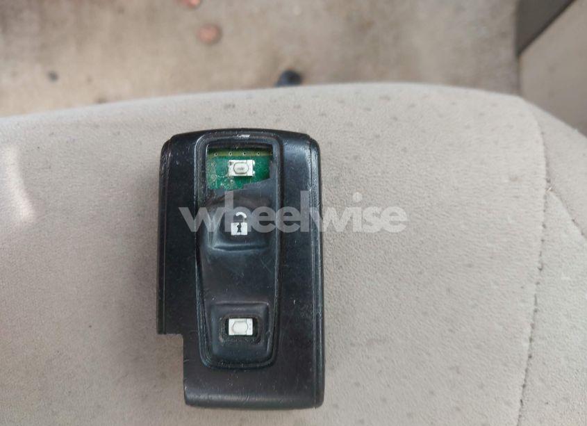 Photo 11 of 2005 Toyota Prius (VIN JTDKB20U657033844)