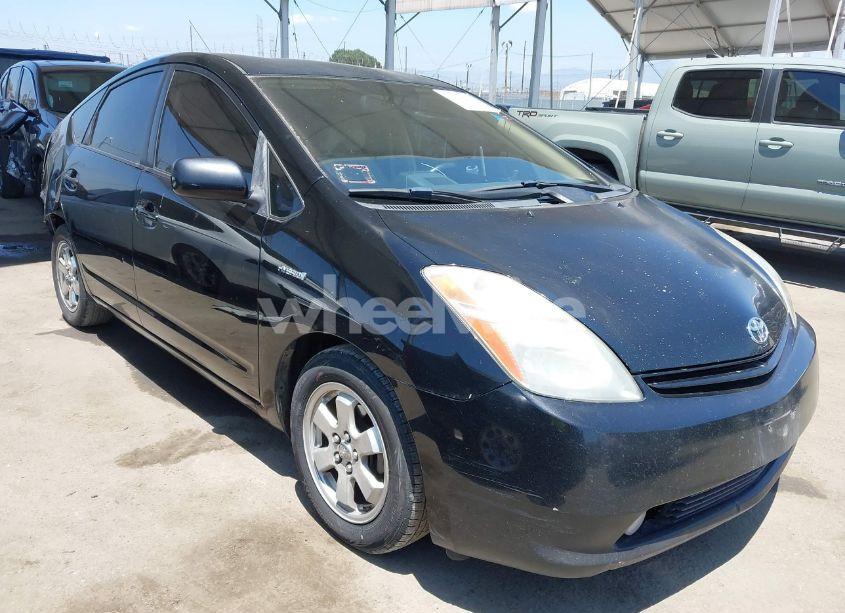 2005 Toyota Prius (VIN JTDKB20U753010869) main photo