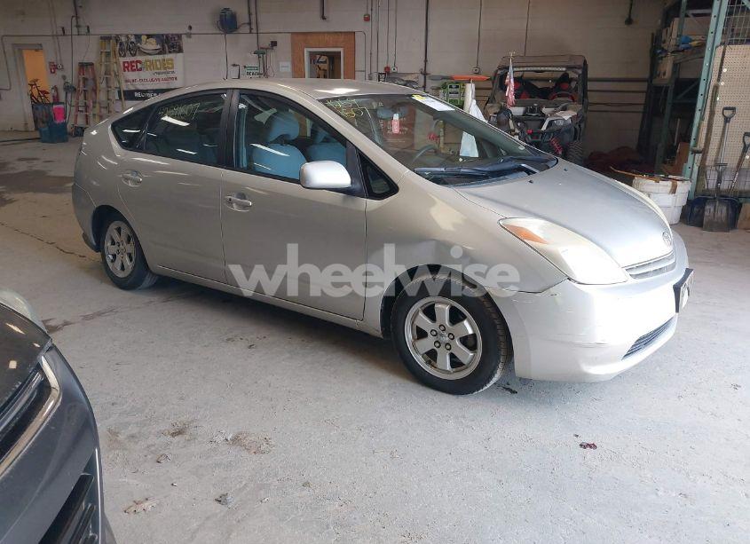 2005 Toyota Prius (VIN JTDKB20U753011570) main photo