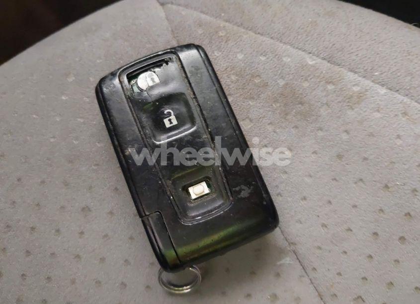 Photo 11 of 2005 Toyota Prius (VIN JTDKB20U753011570)