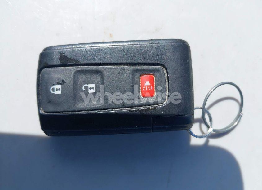 Photo 11 of 2005 Toyota Prius (VIN JTDKB20U753062857)