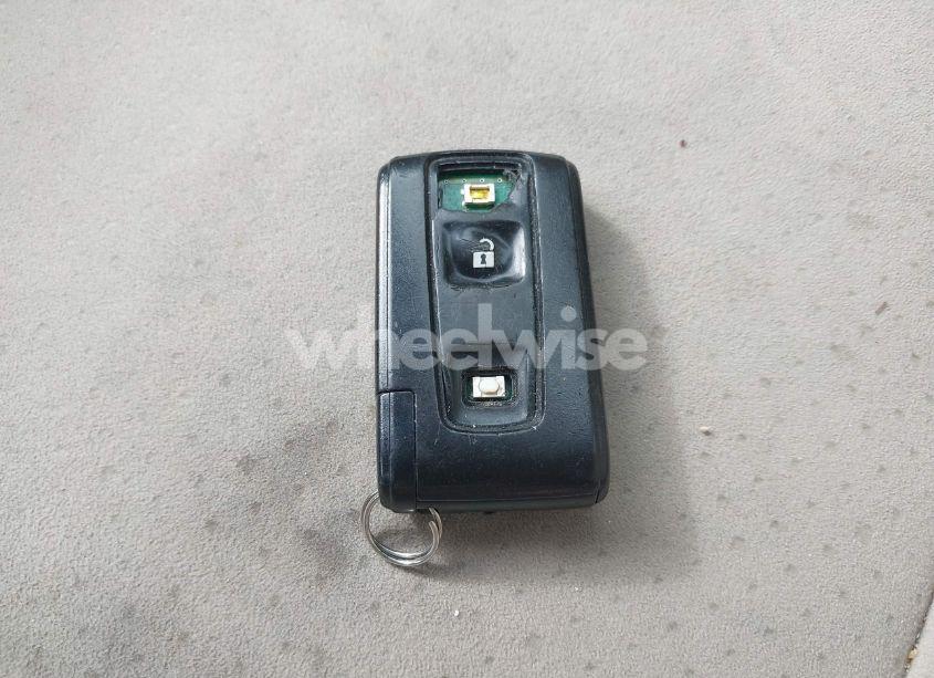 Photo 11 of 2005 Toyota Prius (VIN JTDKB20U753090769)