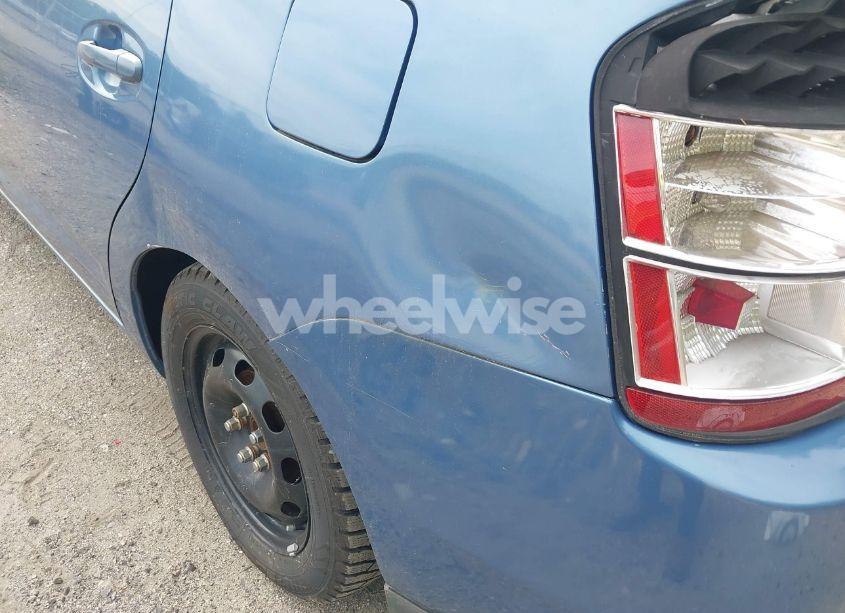 Photo 6 of 2005 Toyota Prius (VIN JTDKB20U753090769)