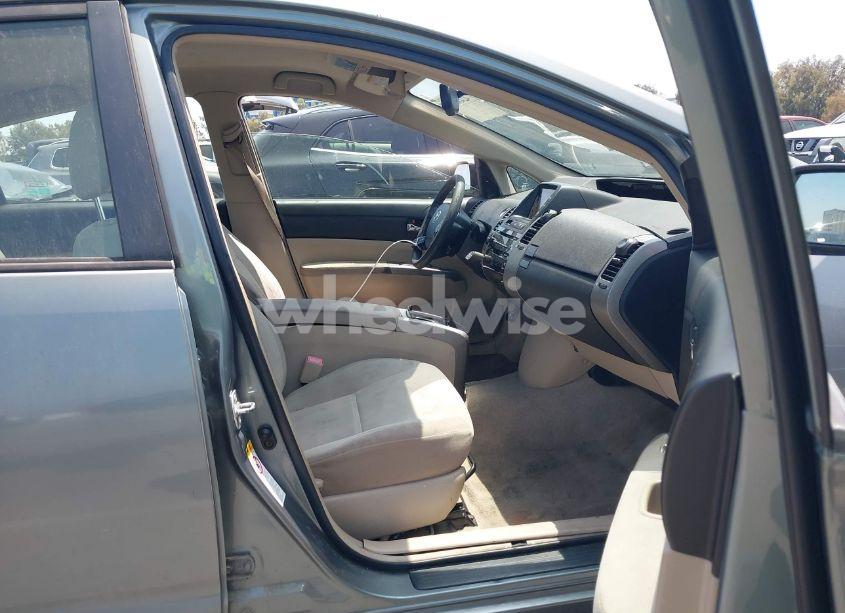 Photo 5 of 2005 Toyota Prius (VIN JTDKB20U753100376)