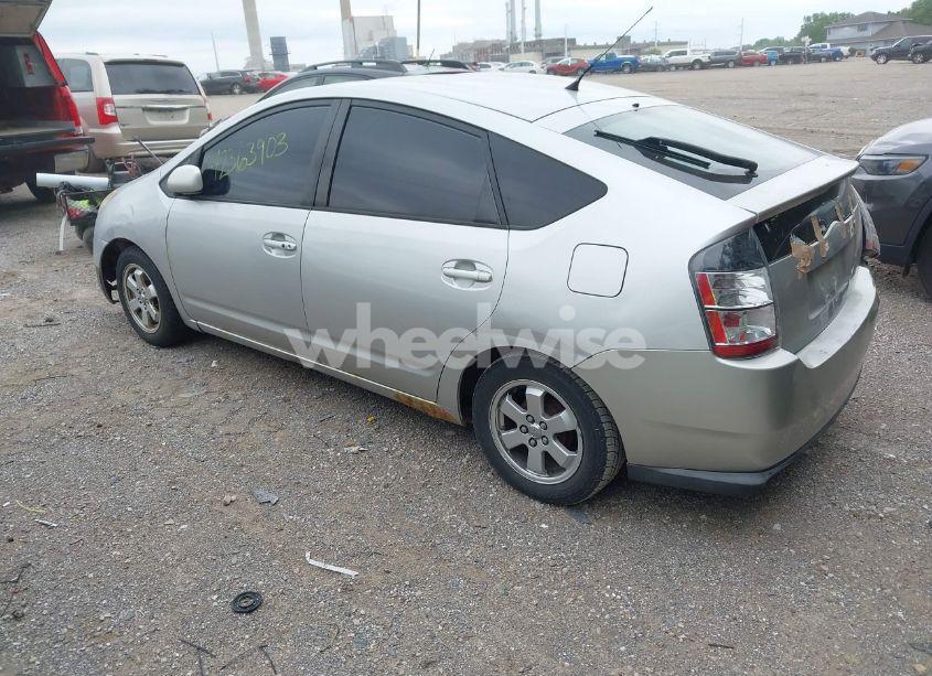 Photo 3 of 2005 Toyota Prius (VIN JTDKB20U757041029)